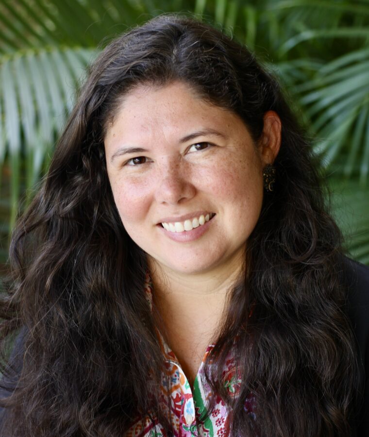 Prof. Dra. Samia Valeria Ozorio Dutra